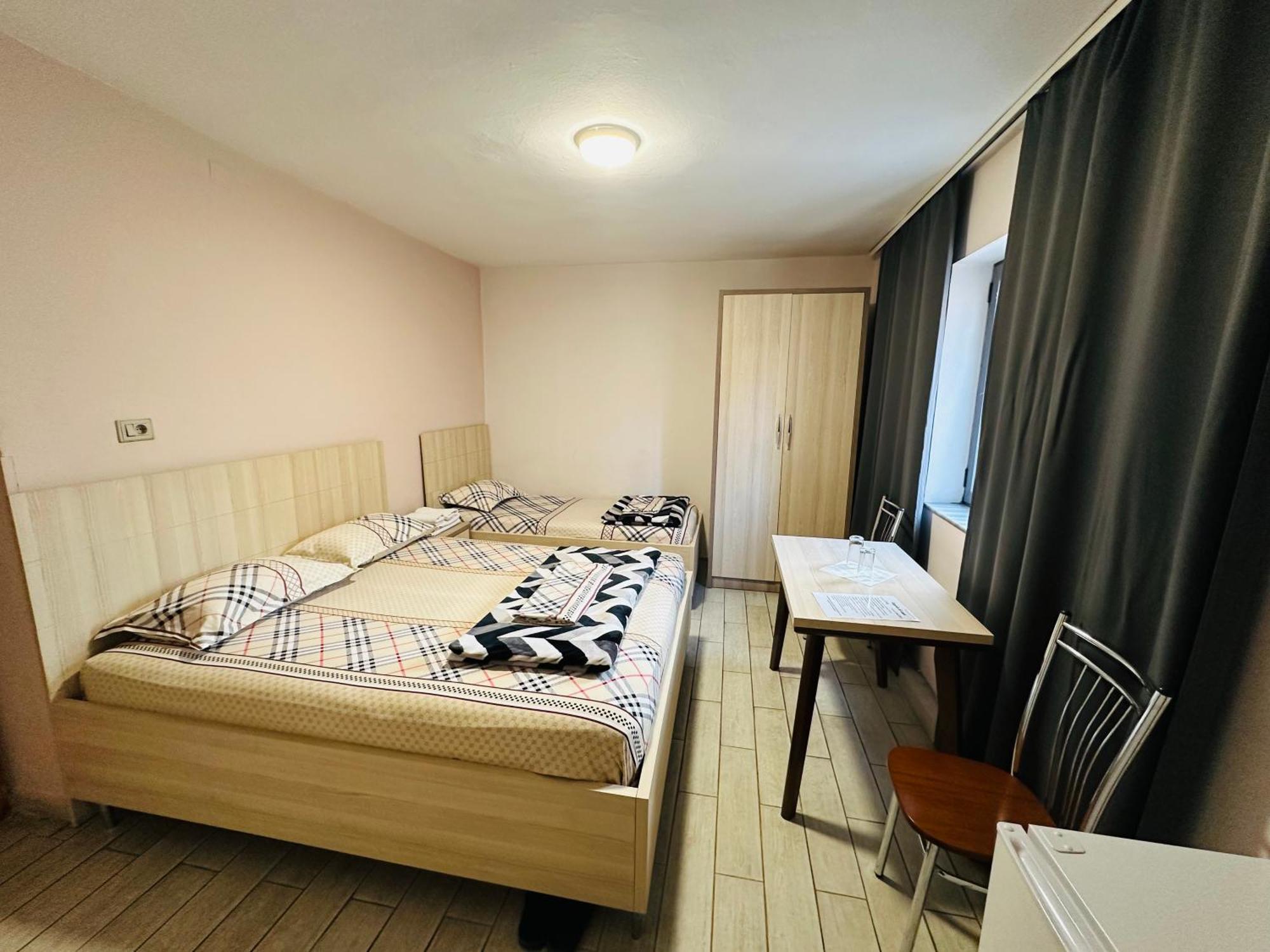 Urban Life Tirana- Economy Rooms エクステリア 写真
